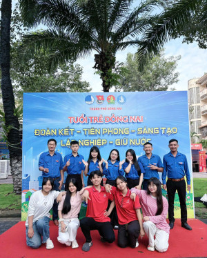(Đoàn viên, thanh niên phường Minh Hưng tham gia và giao lưu tại chương trình)